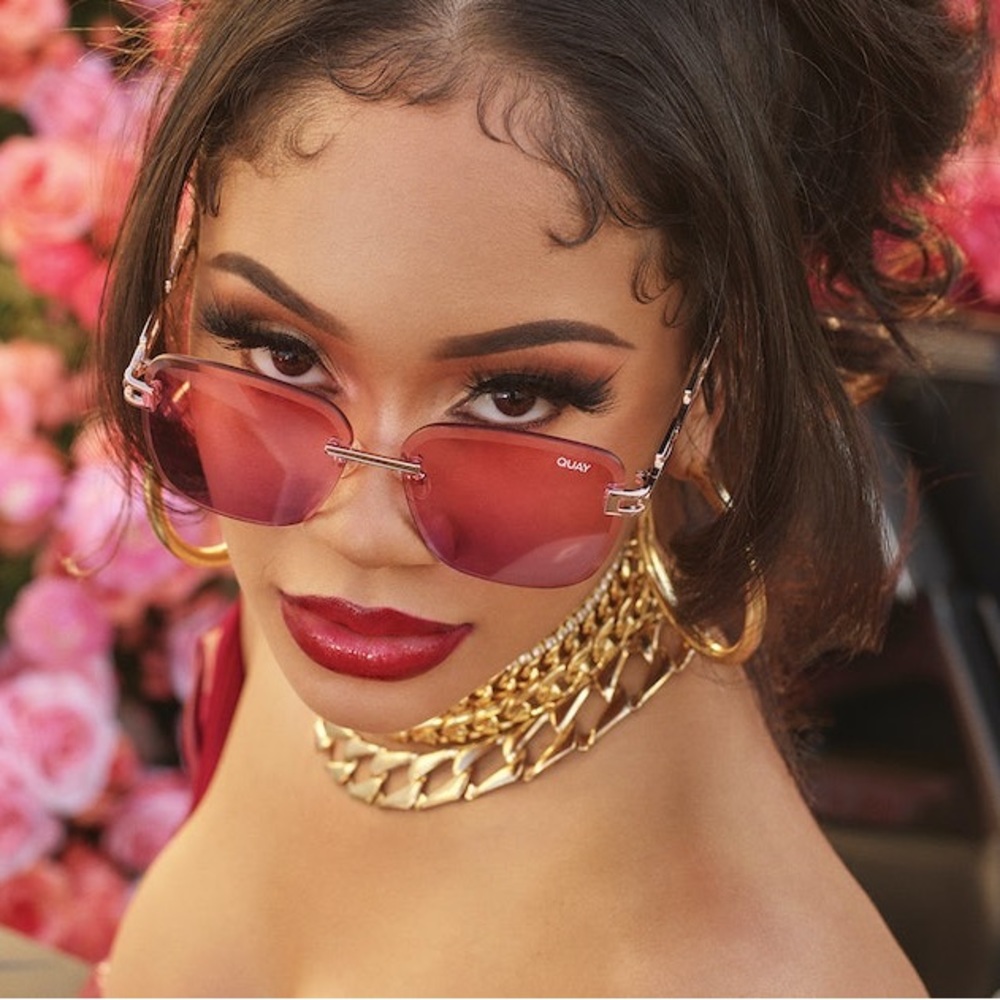 Excellent condition Quay x Saweetie sunglassses in pink with case